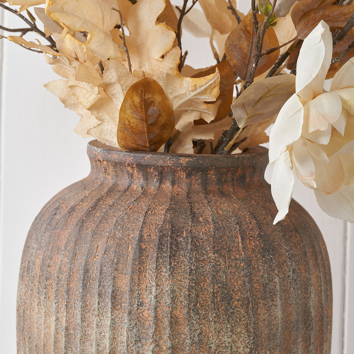 37cm Rustic Brown Fibrestone Vertical Ribbed Vase brown , ÉDITÉ