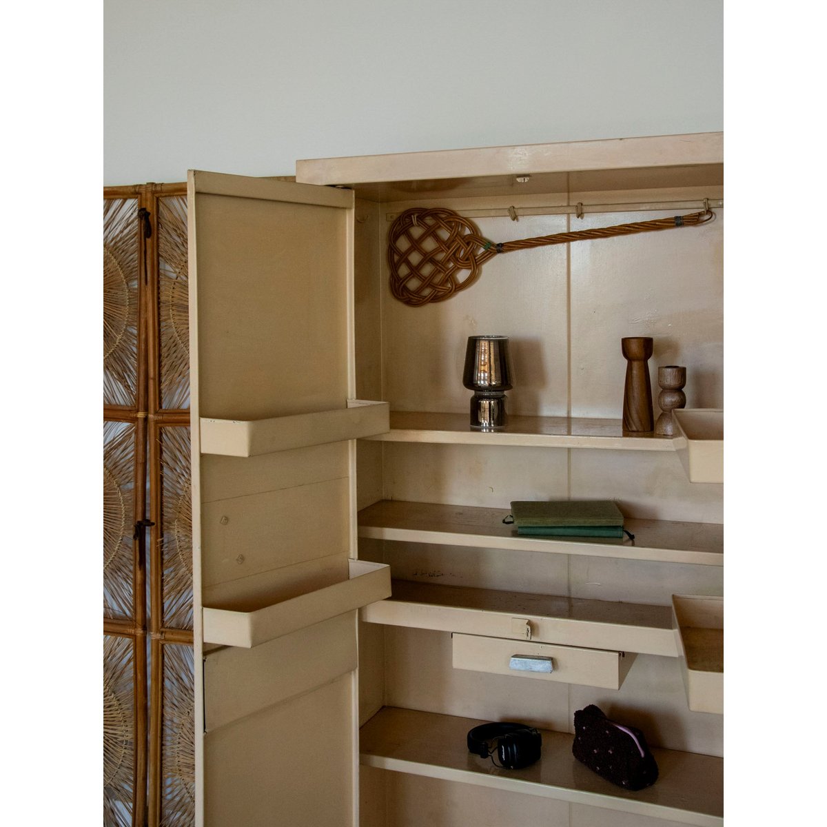 Armoire métallique à rangements Magda N°152 - Bon état beige, DEBONGOUT