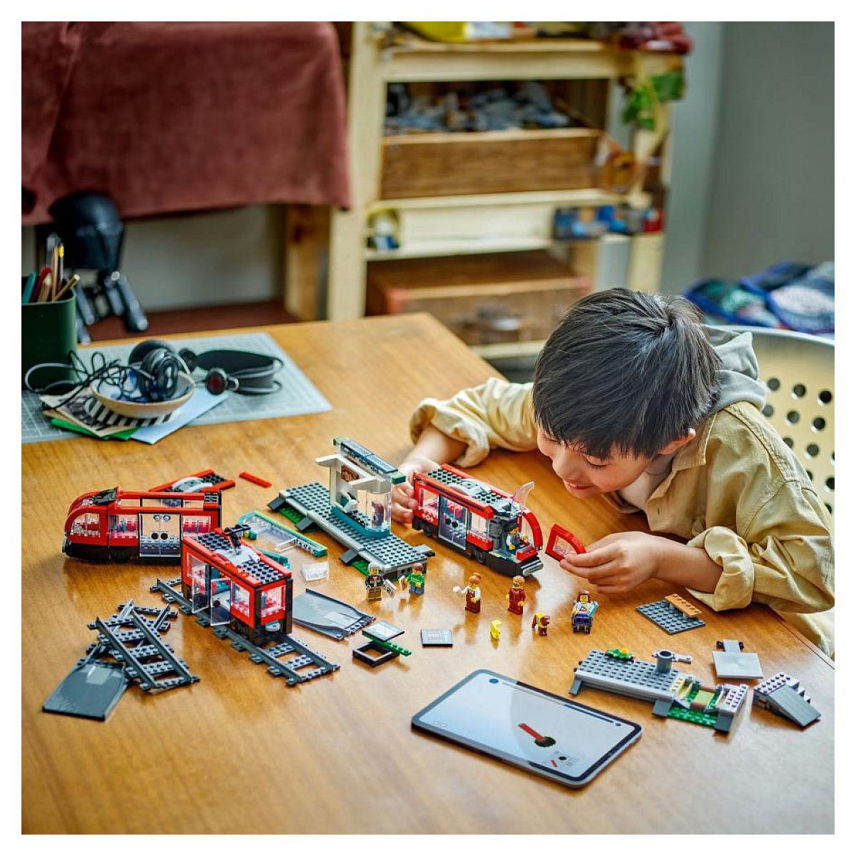 LEGO City - Tramway et Station du Centre-Ville - 60423 pour Enfants de 7 Ans et Plus multicolore, LEGO