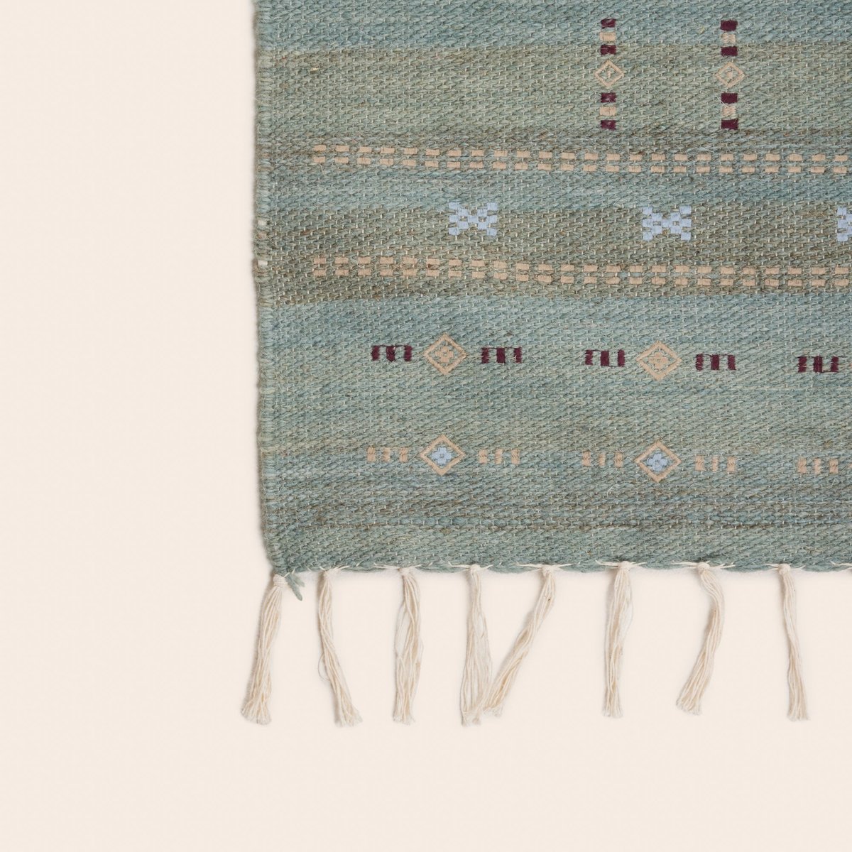 Tapis De Sol en Tissé plat brodé 100% laine ARSALANE vert de gris, MADURA