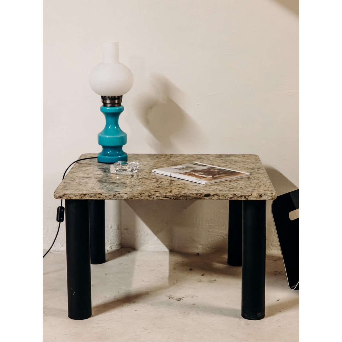 Table basse en granite et métal Marie-Pierre N°95 - Bon état beige, DEBONGOUT