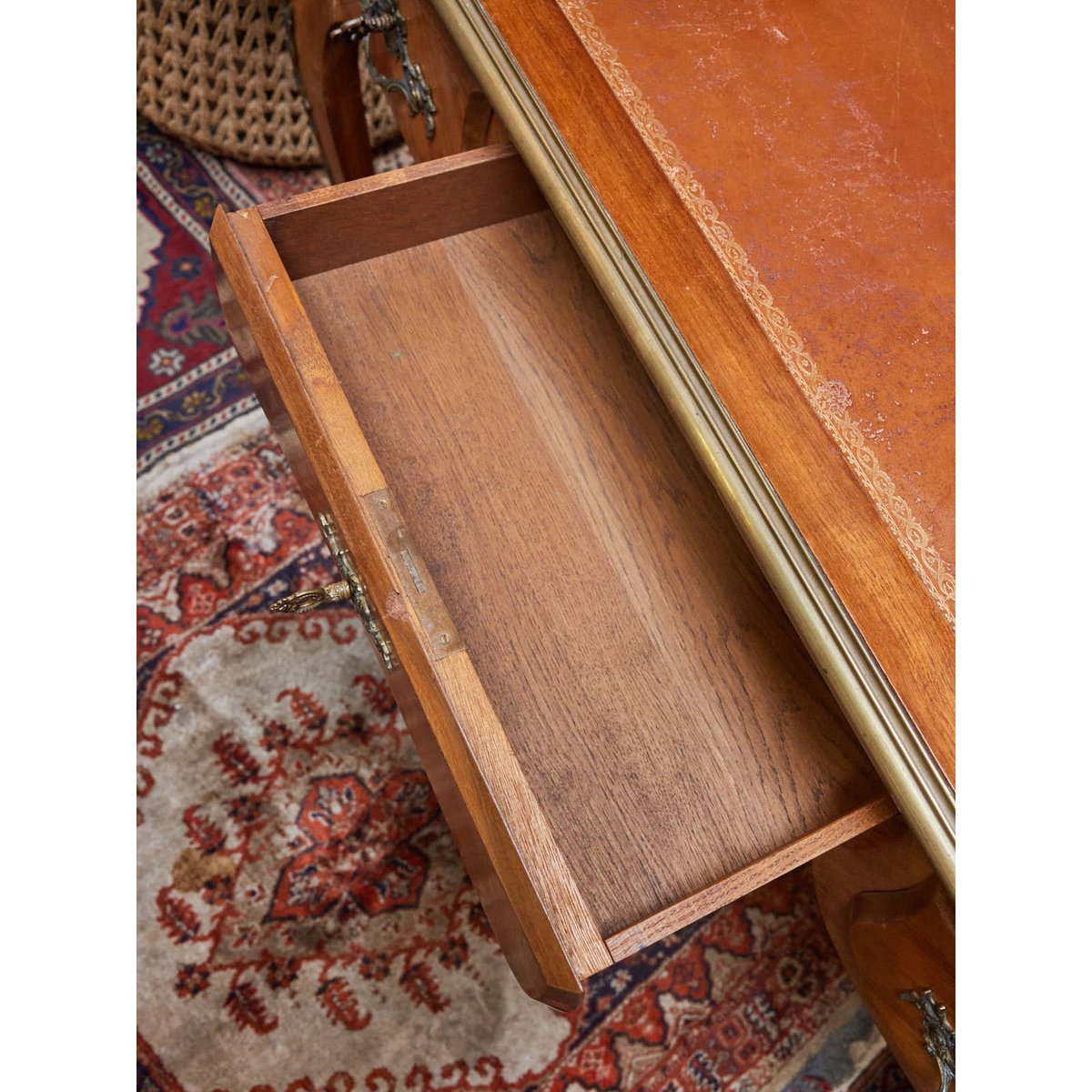 Grand bureau style Louis XV en bois Edouard N°1009 - Bon état bois clair, DEBONGOUT