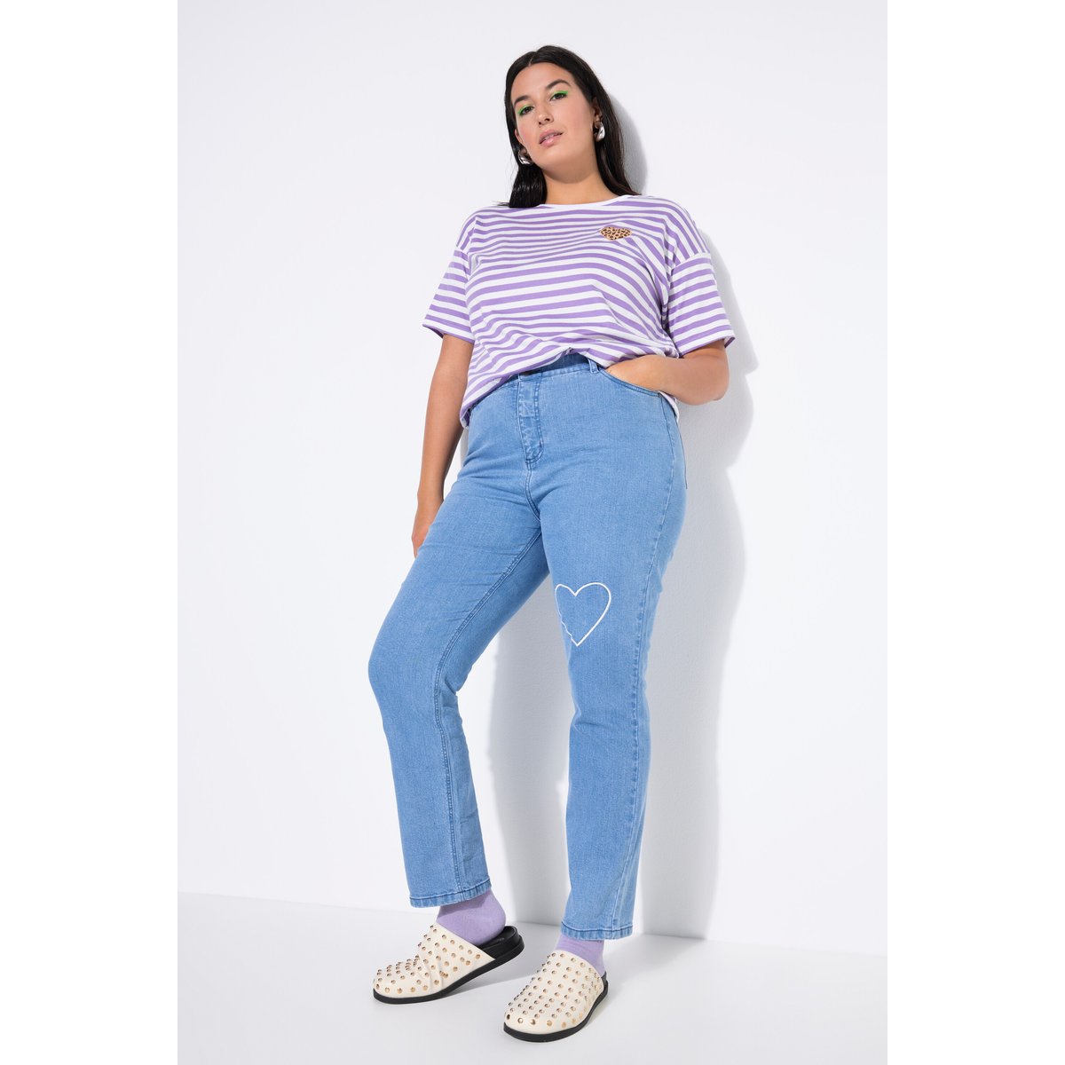 Jean Mom 5 poches, cœur brodé bleu jean, STUDIO UNTOLD