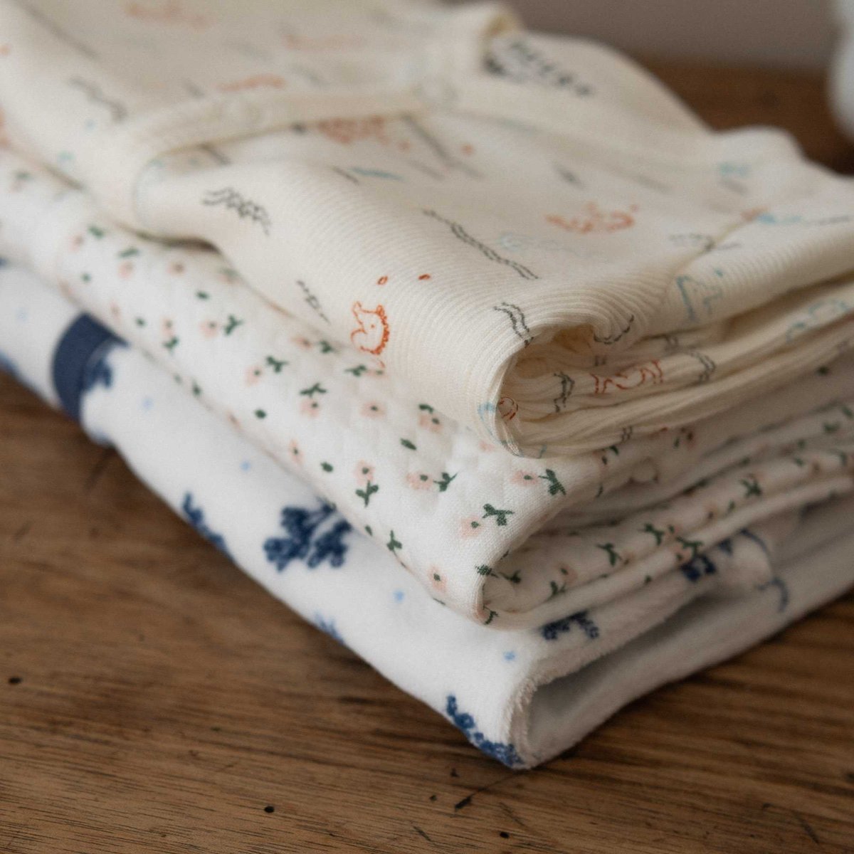 Pyjama bébé matelassé - Petites fleurs blanco, TROIS KILOS SEPT