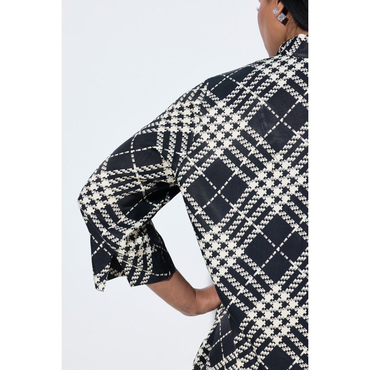 Blouse en satin à carreaux noir, ULLA POPKEN