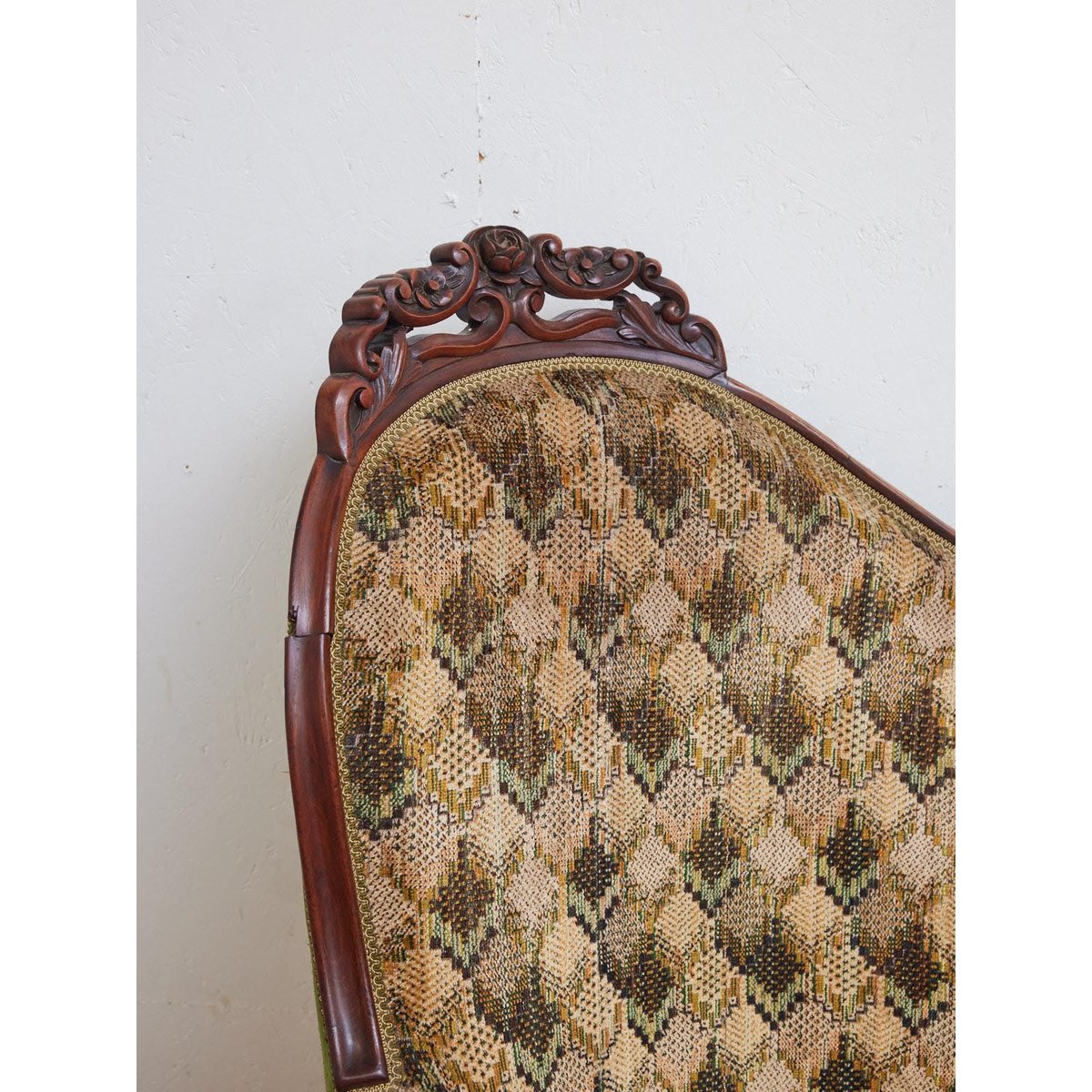 Banquette double en tissu Martine N°63 - Bon état bois foncé, DEBONGOUT