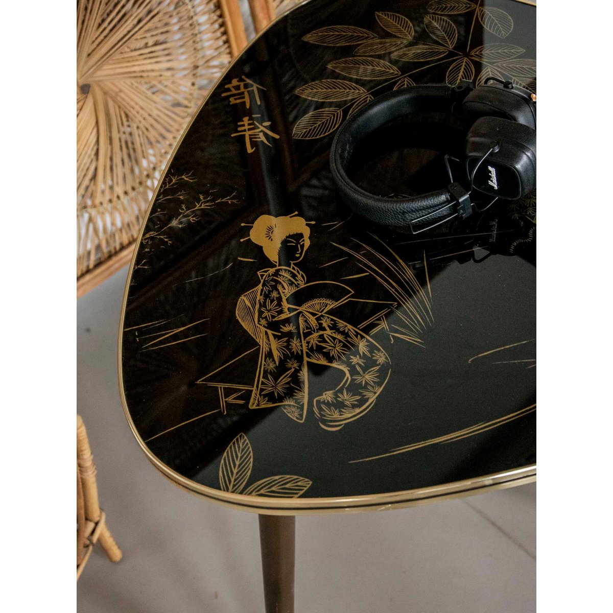 Table d'appoint asiatique Hanna N°1345 - Bon état noir, DEBONGOUT