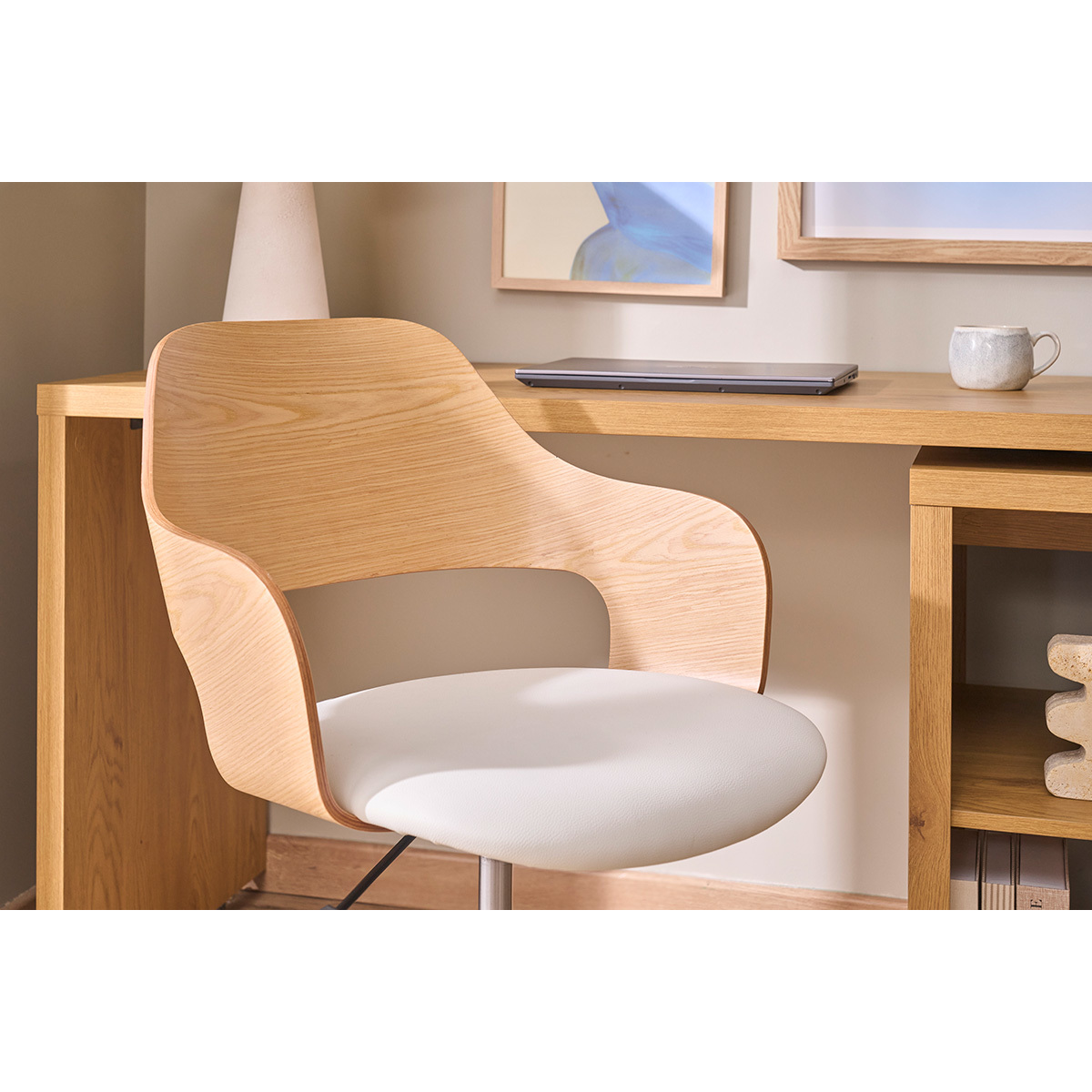 Chaise de bureau à roulettes design blanc, bois clair chêne et acier chromé JANET blanc, MILIBOO
