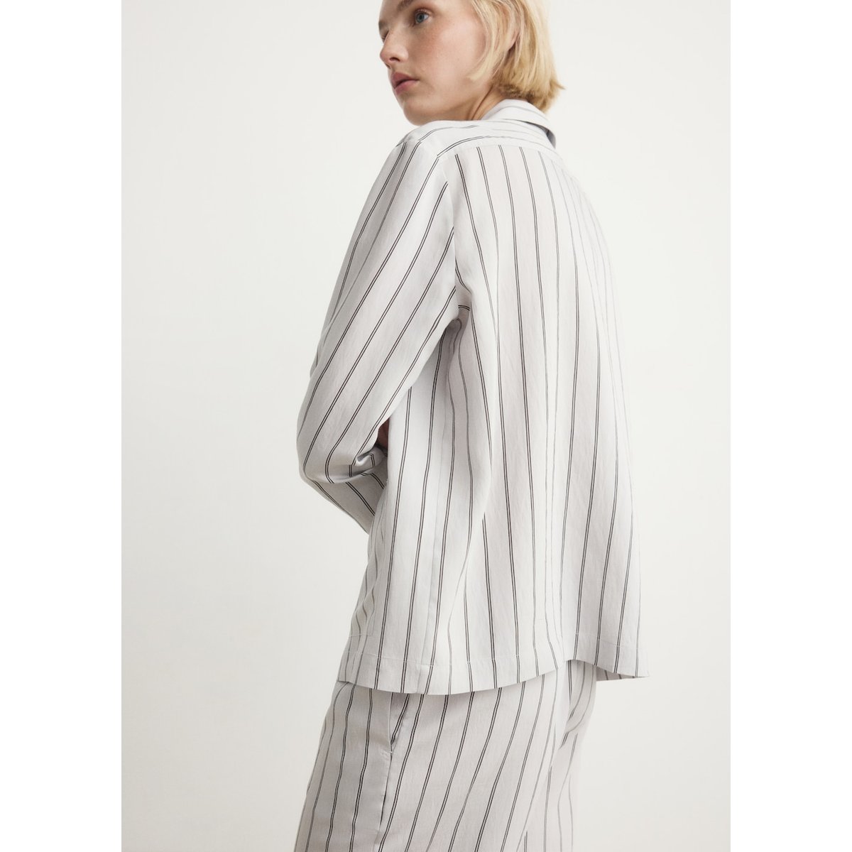 Chemise de pyjama à rayures avec poche avant gris, MANGO