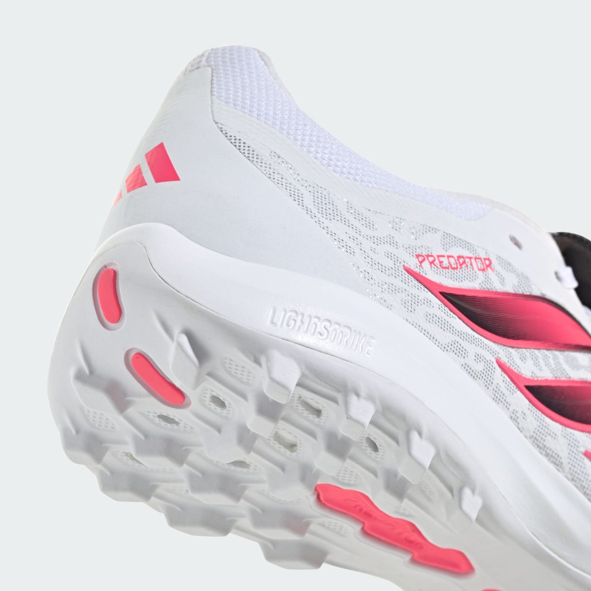Chaussure De Football Languette Rabattue Predator League Turf Chaussure De Football Languette Rabattue Predator League Turf cloud white / solar turbo / core black, adidas Performance