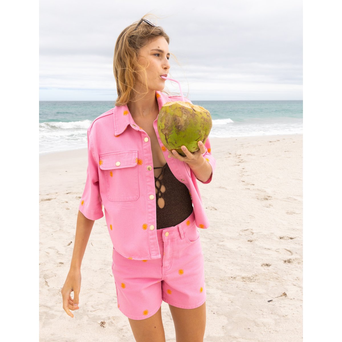 Short denim brodé rose, BZB