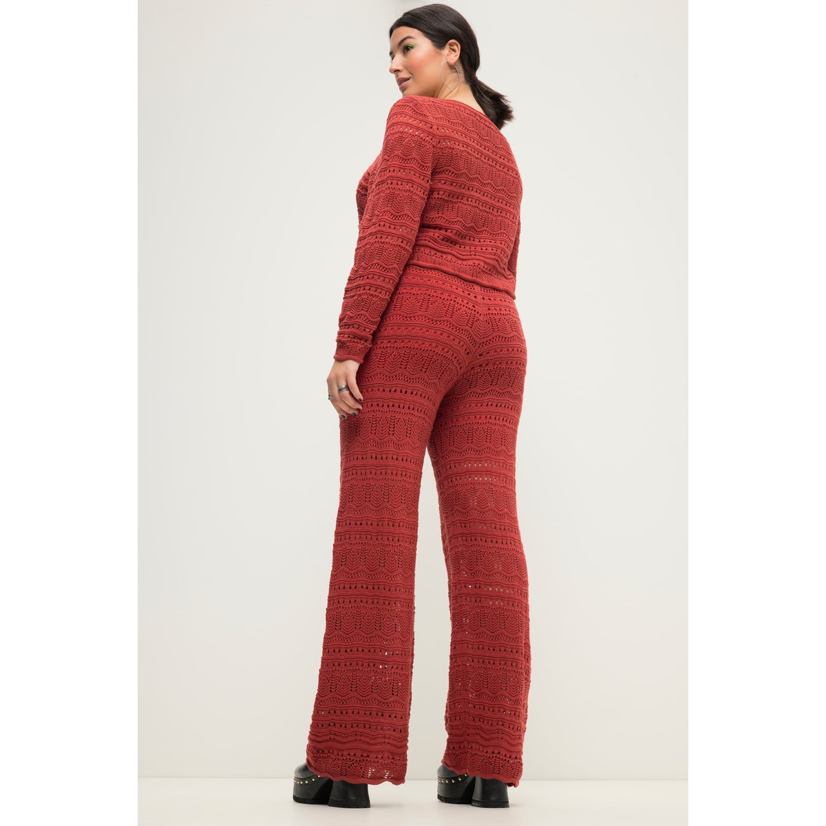 Pantalon en maille ajourée à coupe large rouge brique, STUDIO UNTOLD