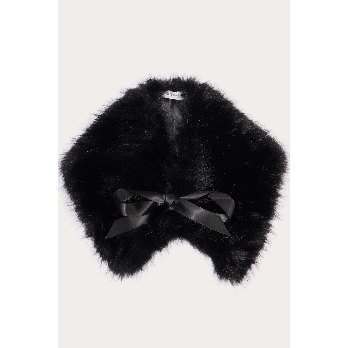Foulard noir, CACHE CACHE