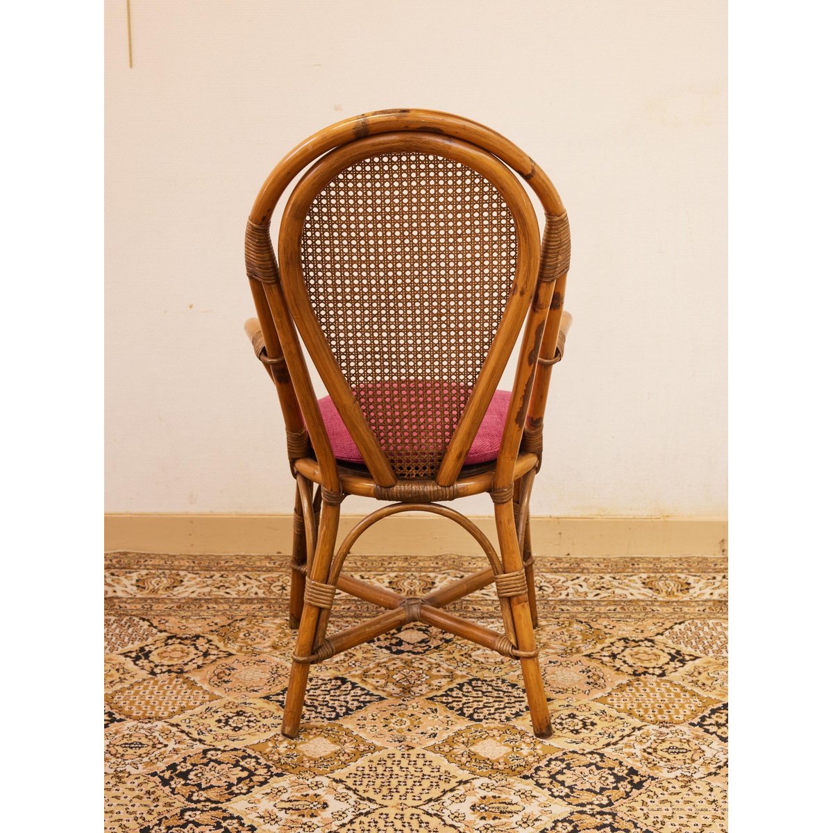 Lot de 3 chaises et 1 fauteuil en rotin Claude N°1584 - Bon état bois foncé, DEBONGOUT