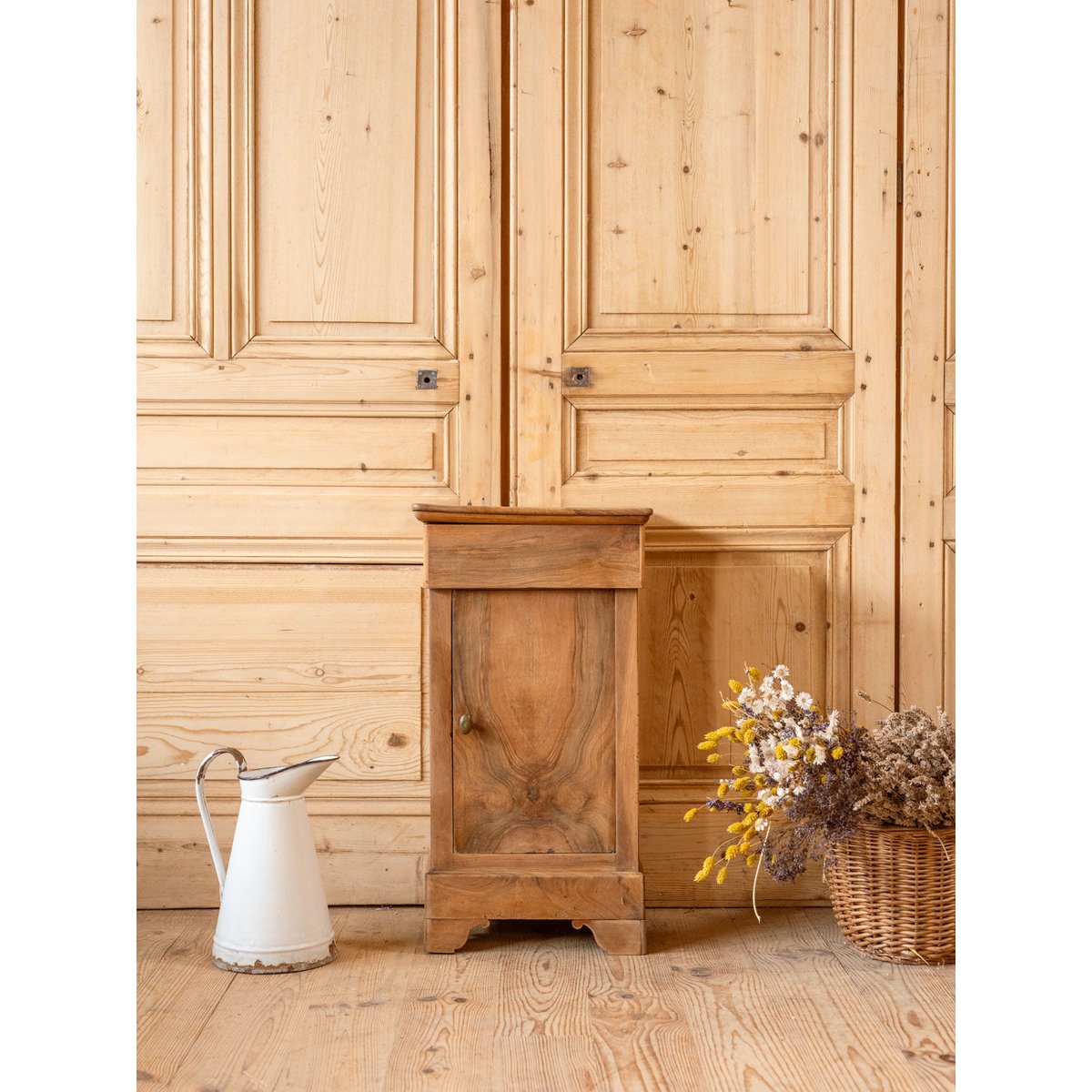 Meuble d'appoint en noyer Gilbert N°1741 - Bon état bois foncé, DEBONGOUT