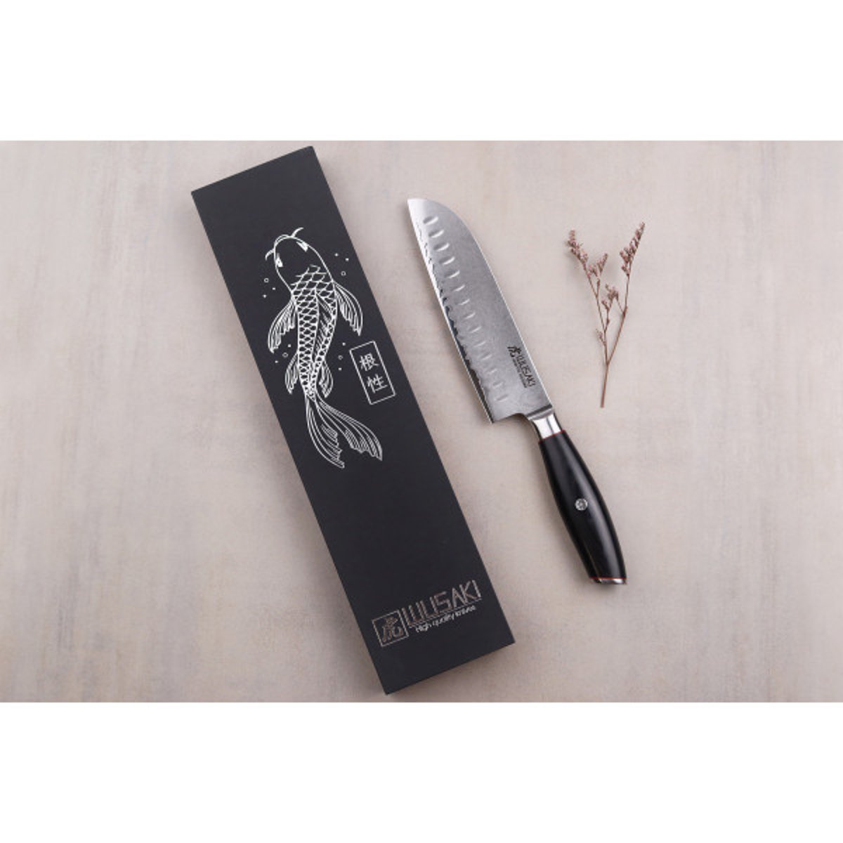 Couteau modèle santoku Fujiko Black 18cm manche en pakka v002228, WUSAKI