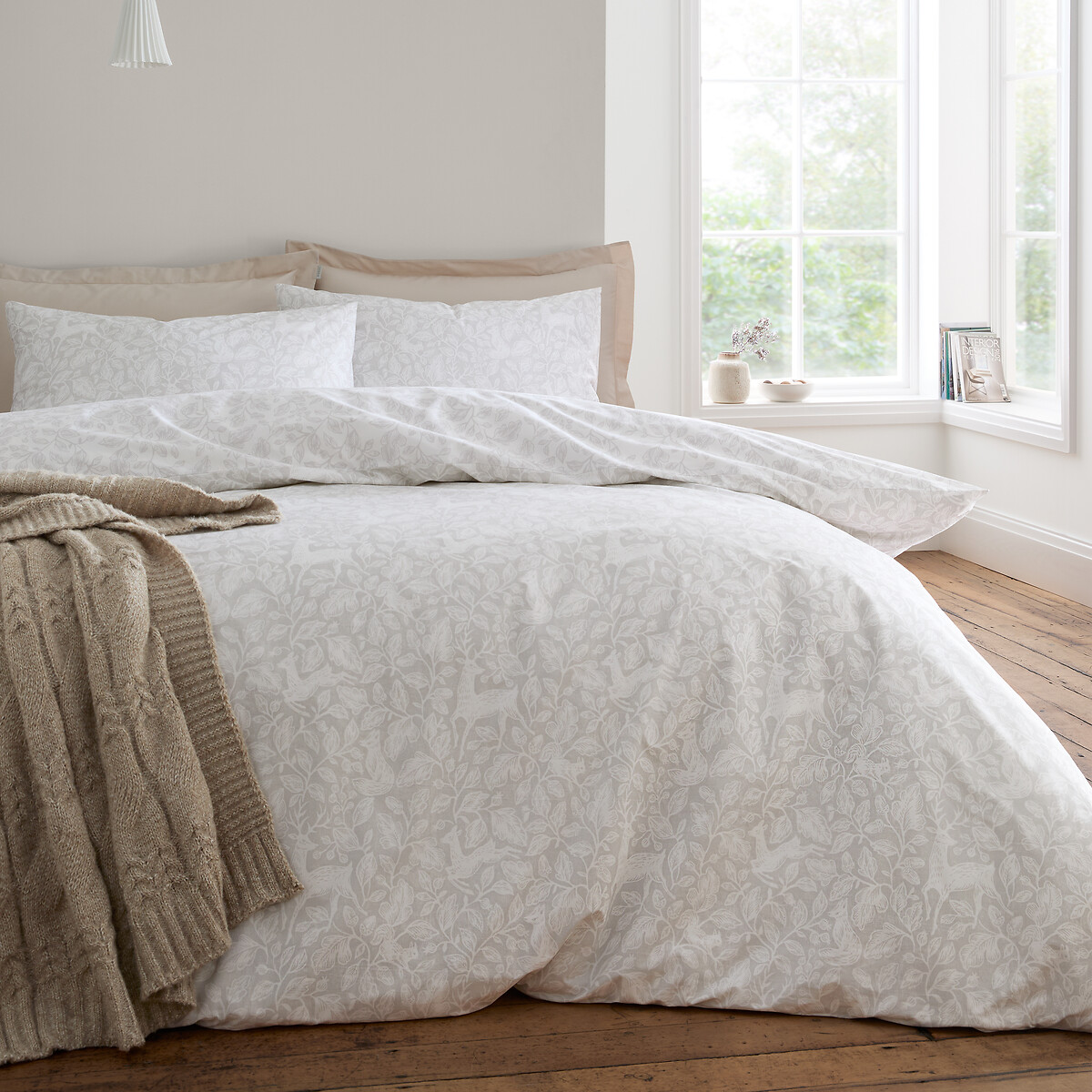 Woodland 200 Thread Count Cotton Reversible Duvet Cover and Pillowcase Set</di natural, BIANCA FINE LINENS