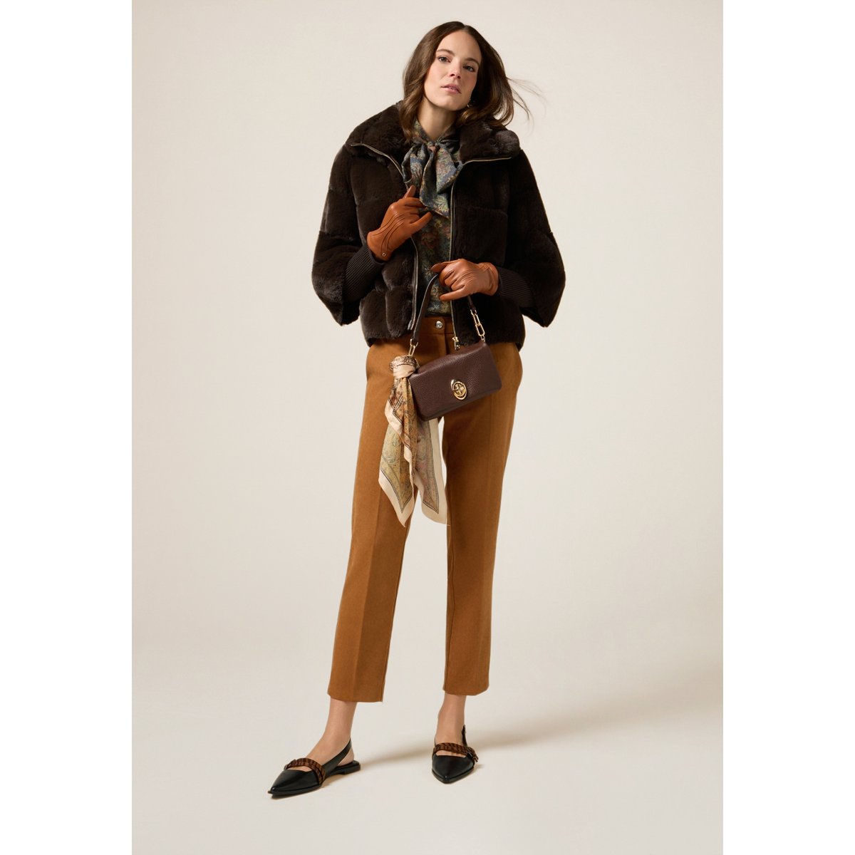 Veste marron, OLTRE