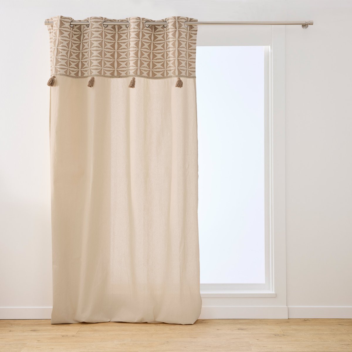 Rideau tamisant à œillets en polycoton avec jacquard et pompons naturel, DOUCEUR D'INTÉRIEUR