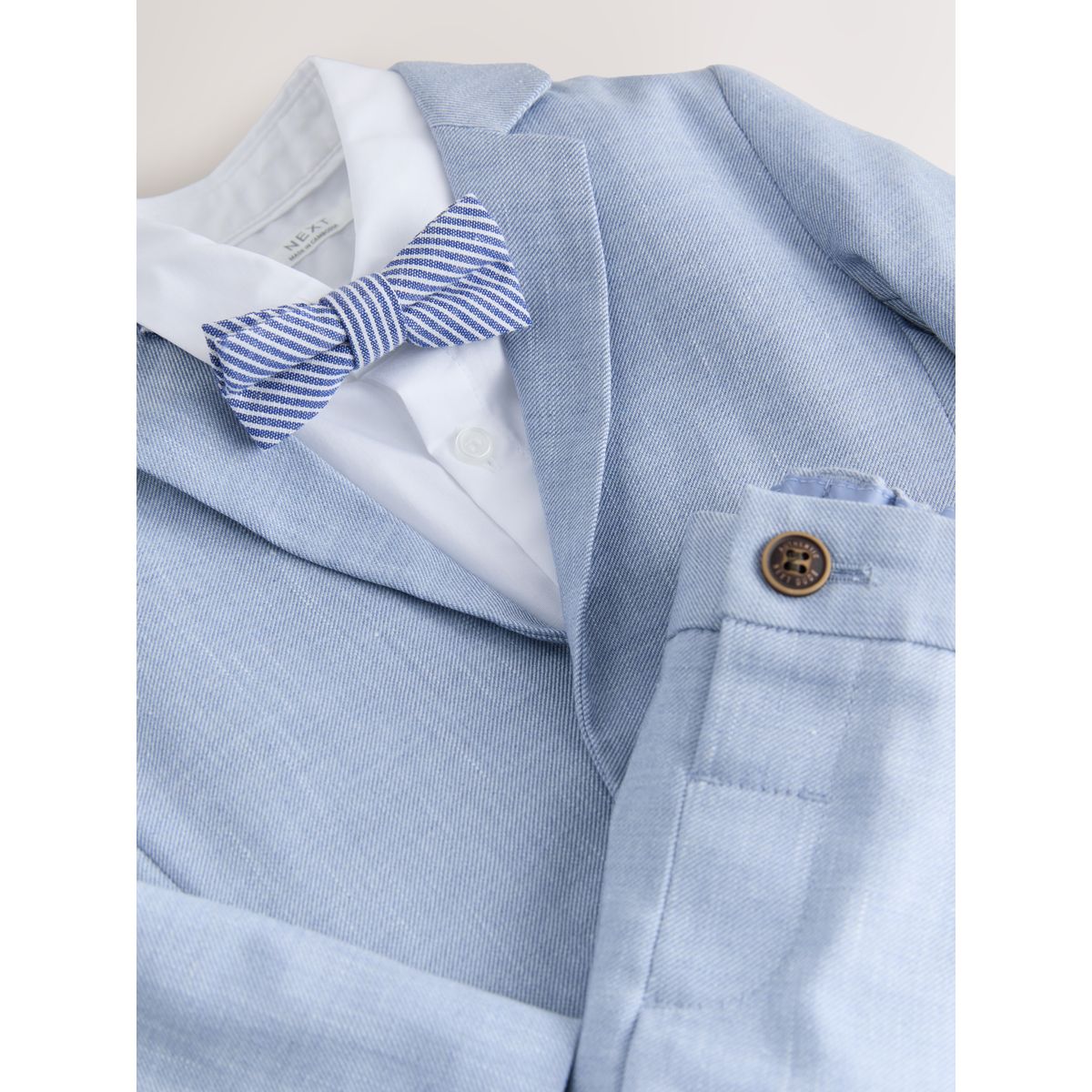 Blazer, chemise, pantalon et nœud papillon bleu, NEXT