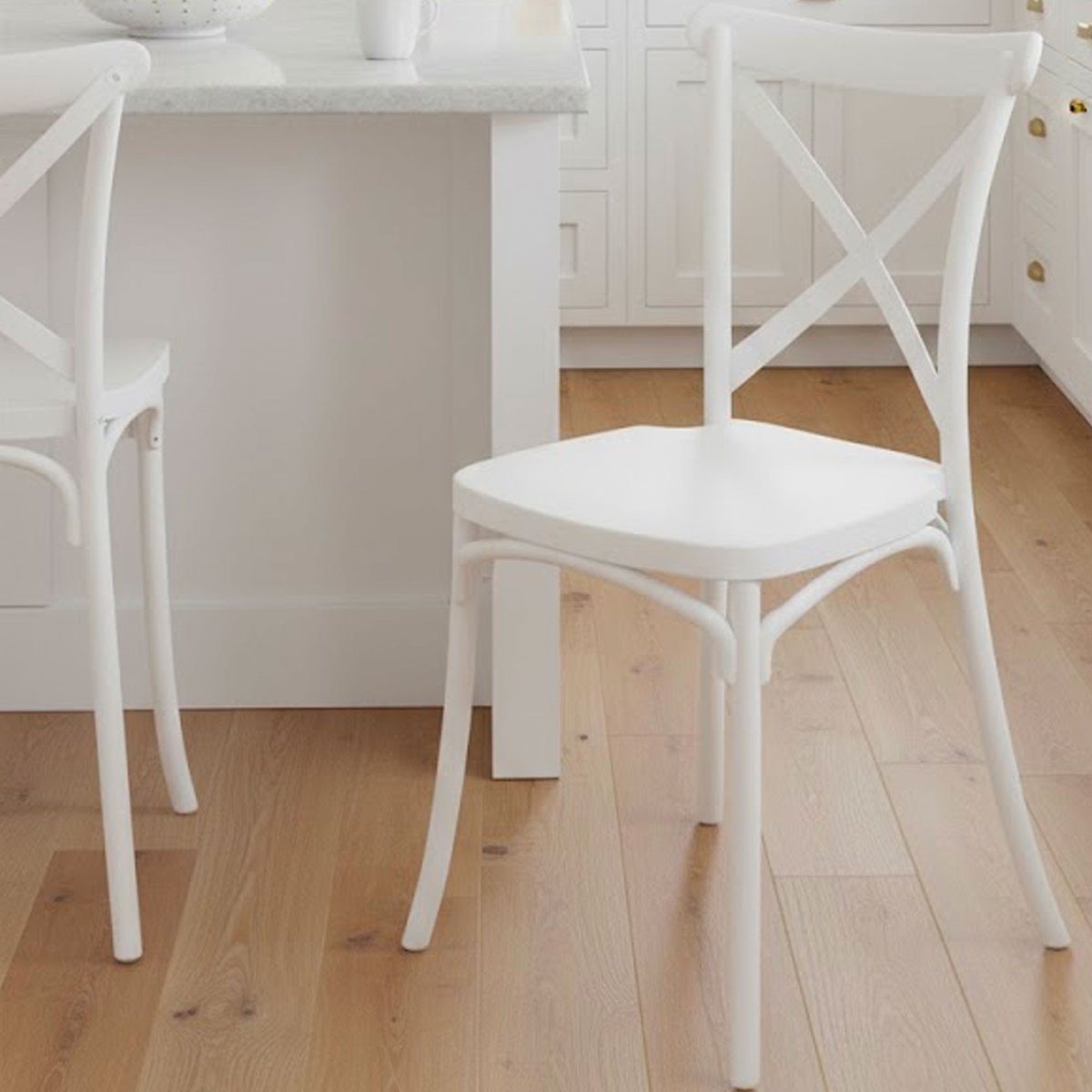 Chaise en plastique blanc bistrot empilable 46x44x82.5cm blanc, WADIGA