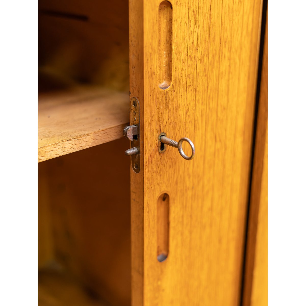 Armoire de rangements en bois Magda N°735 - Bon état bois clair, DEBONGOUT