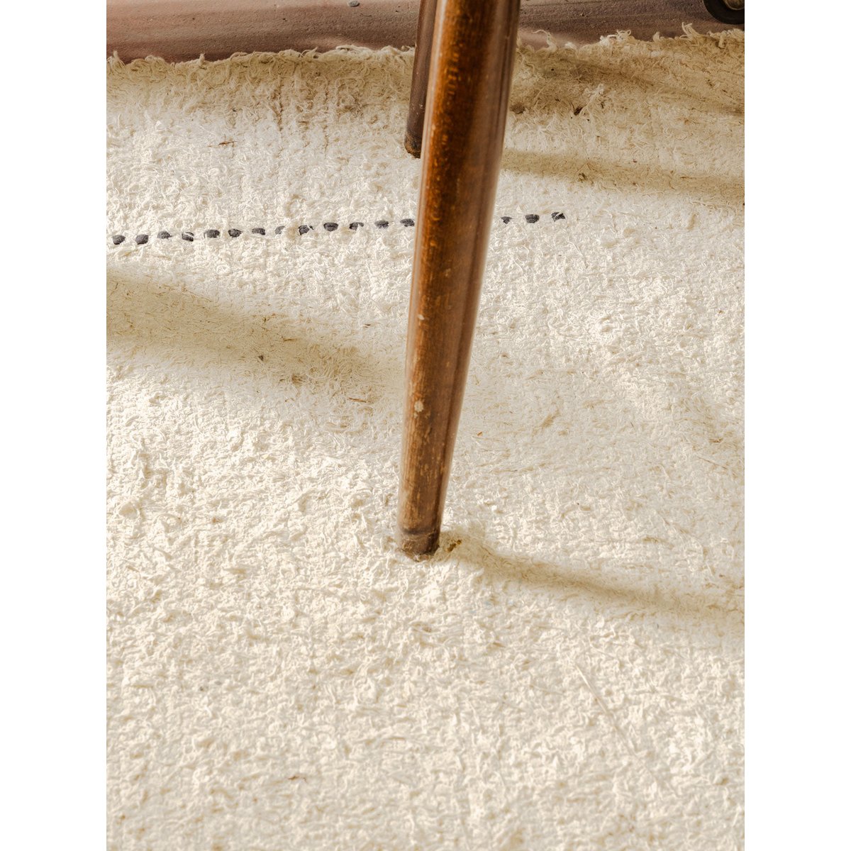 Lot de 3 chaises en bois Claude N°1566 - Bon état bois foncé, DEBONGOUT