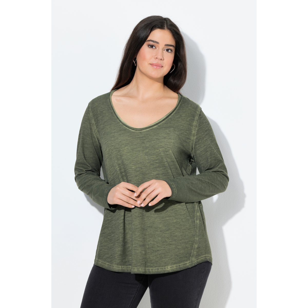 T-shirt classique à col en V et gris olive, ULLA POPKEN