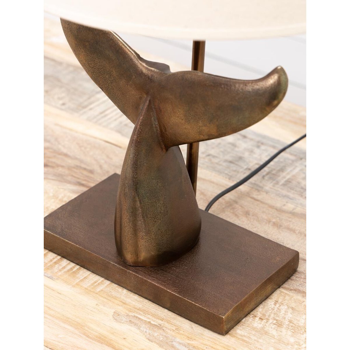 Lampe à poser en aluminium BALEINE v020384, CHEHOMA