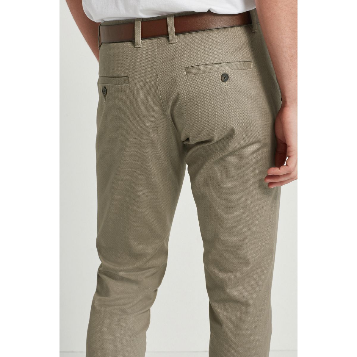 Pantalon Chino Coupe Droite Avec Ceinture naturel, NEXT