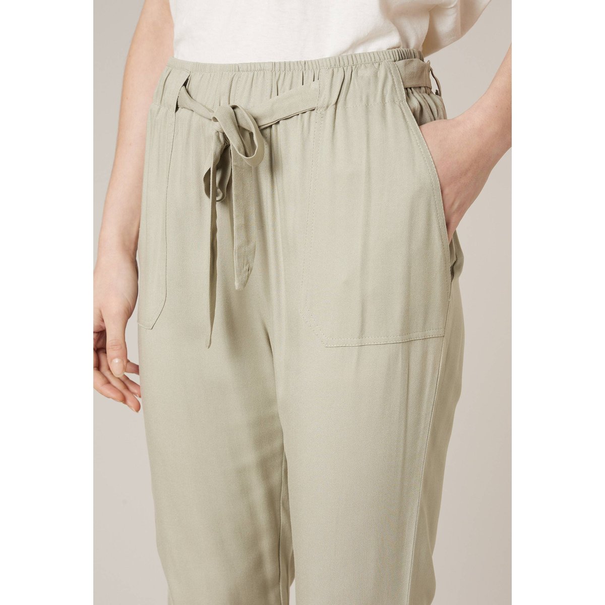 Pantalon cigarette femme fluide en toile légère ELIDA tilleul, DEELUXE
