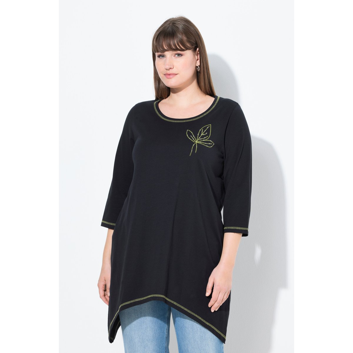 T-shirt en coton bio, feuille brodée noir, ULLA POPKEN
