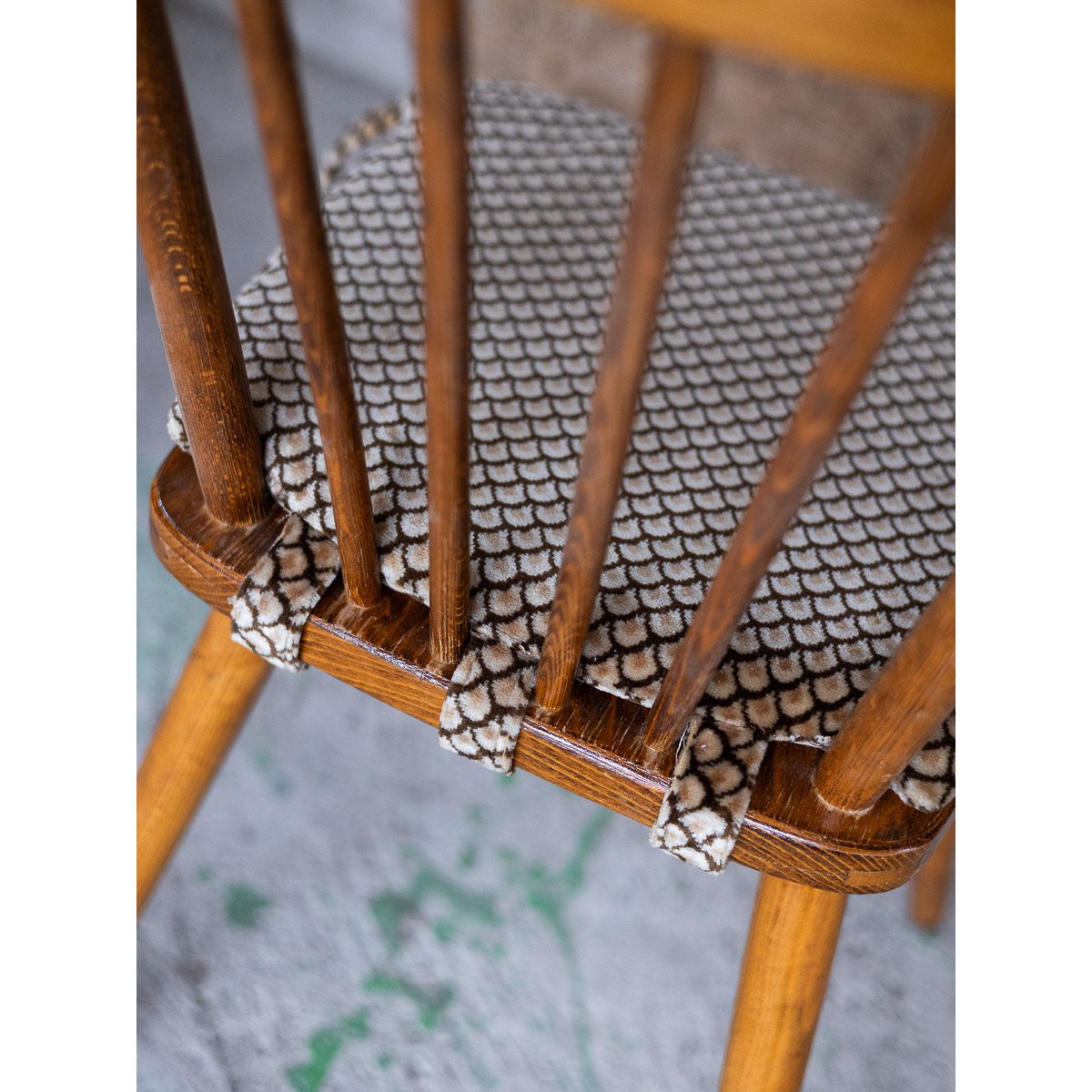 Chaise scandinave vintage Alma N°2048 - Bon état bois clair, DEBONGOUT