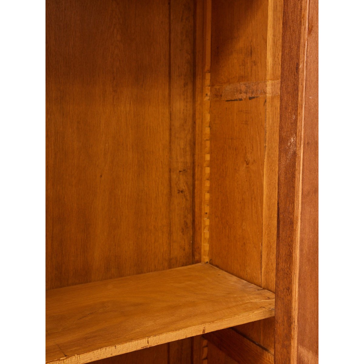 Vitrine en bois sablé Victoria N°1334 - Bon état bois clair, DEBONGOUT