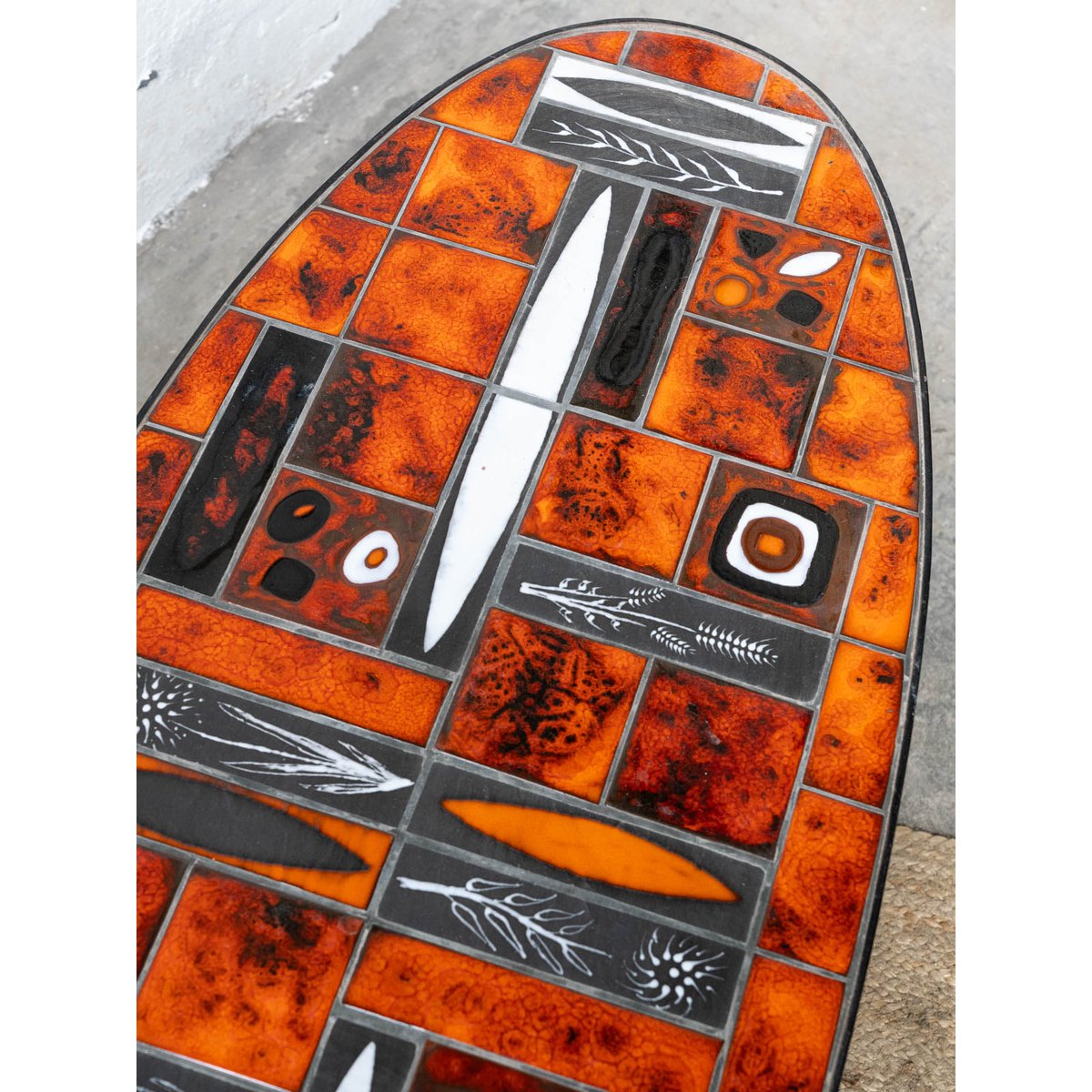 Table basse ovale en céramique orange et noir Donna N°1602 - Bon état orange, DEBONGOUT