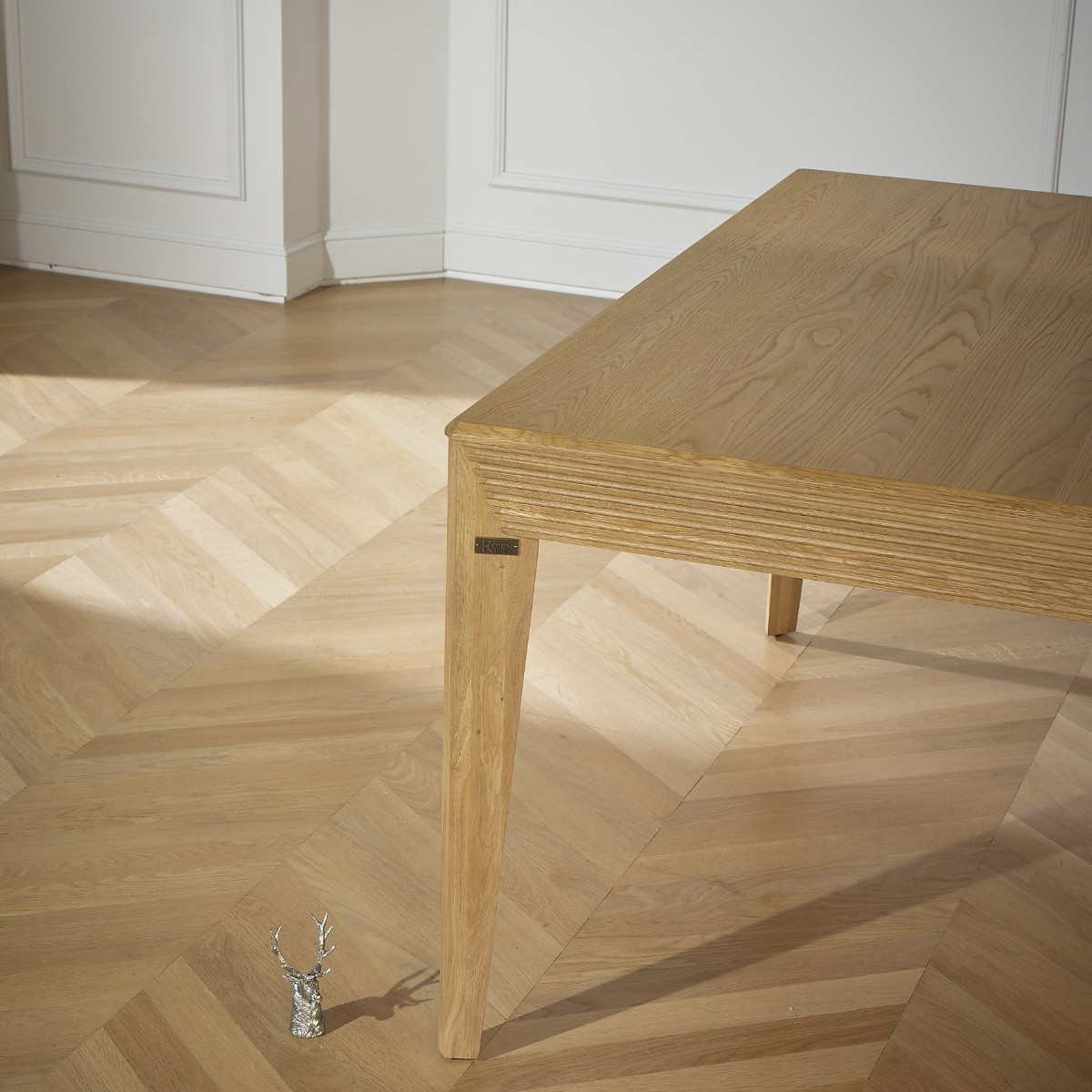 Table carrée en chêne 8 couverts TAYLOR beige, ROBIN DES BOIS