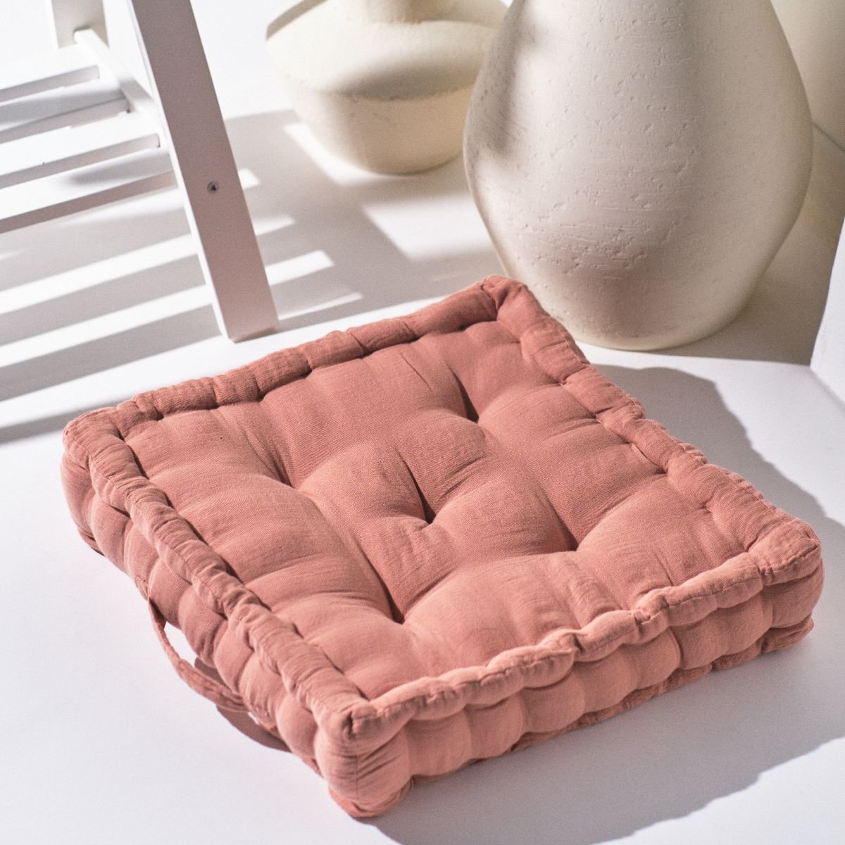 Coussin de sol uni gaze de coton INDIAN FLOWERS rose, TODAY