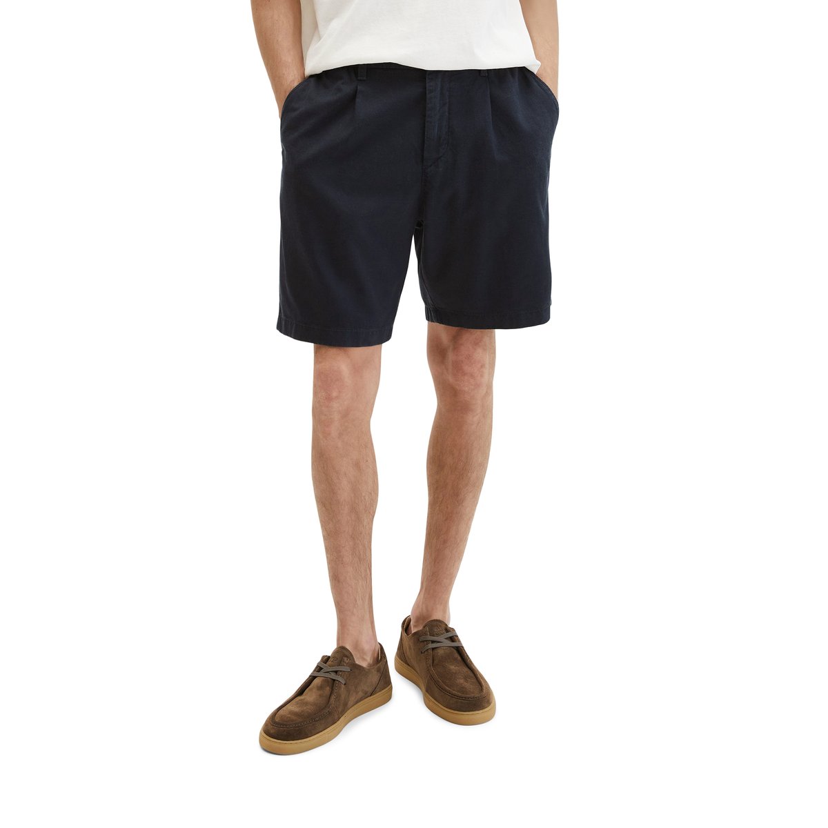 Short modèle Eksjö Jogger pleats relaxed en mélange de TENCEL™ Lyocell et de lin bleu foncé, MARC O'POLO