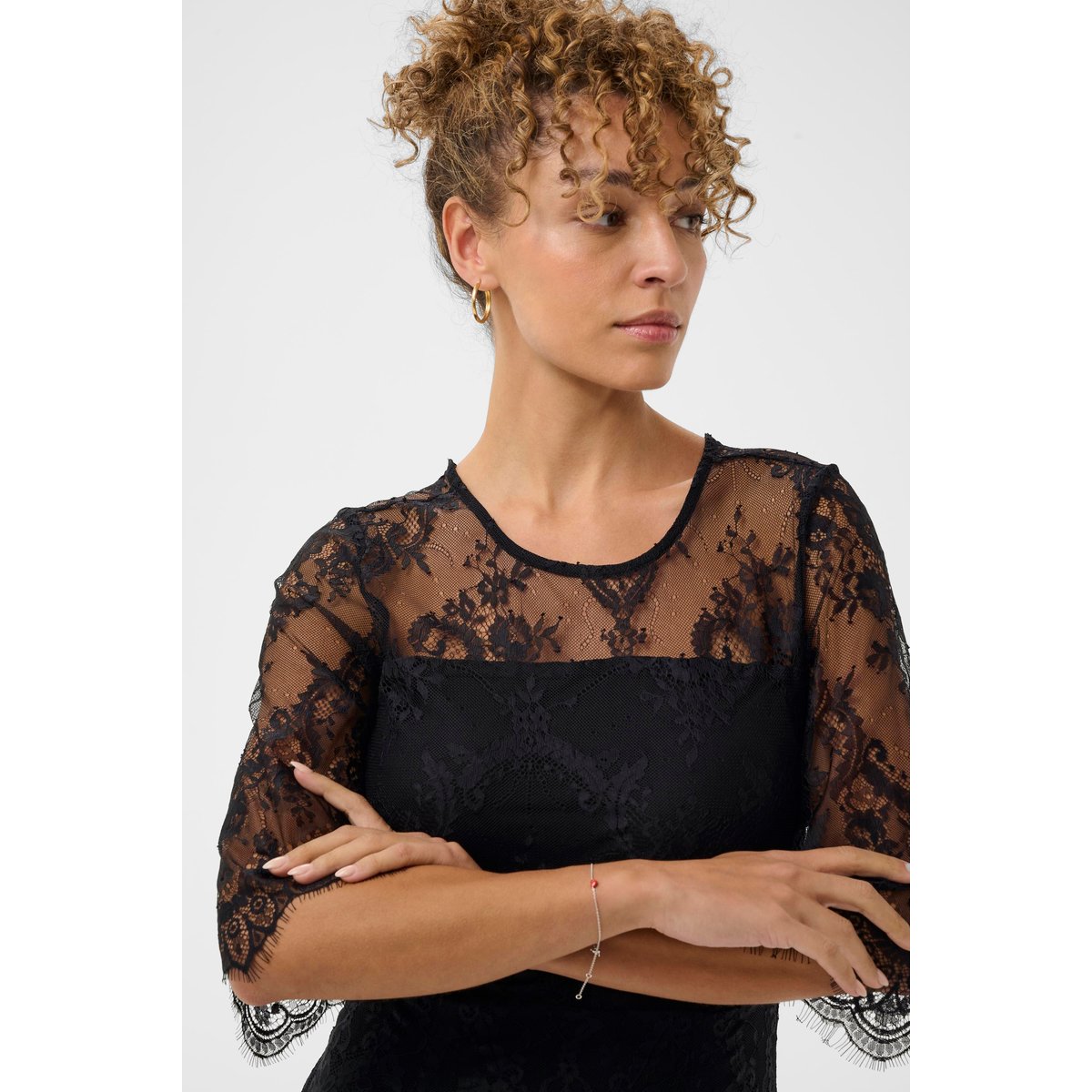 Robe noir pitch black, CREAM