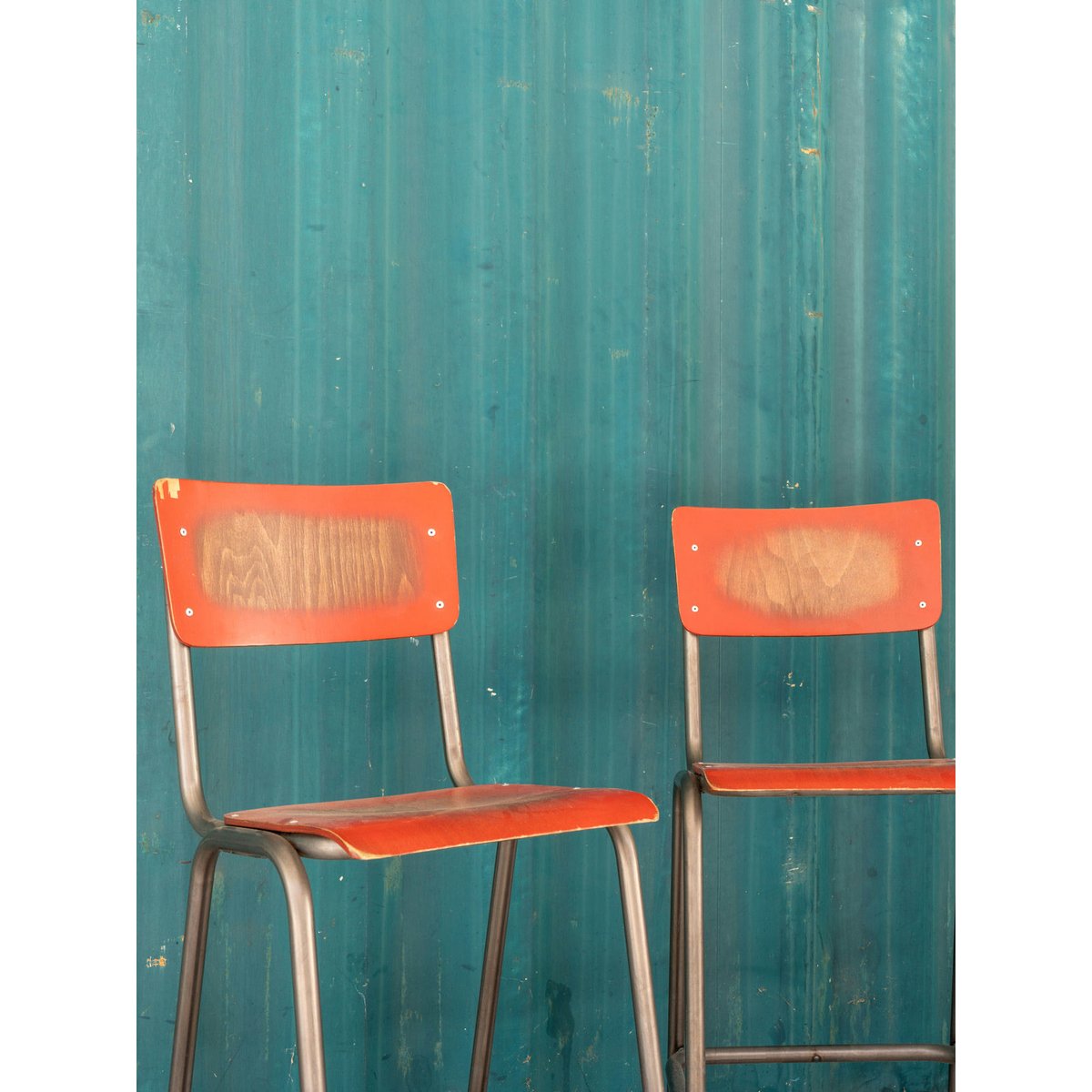 Paire de chaises hautes en bois et métal Alma N°1710 - Bon état gris, DEBONGOUT
