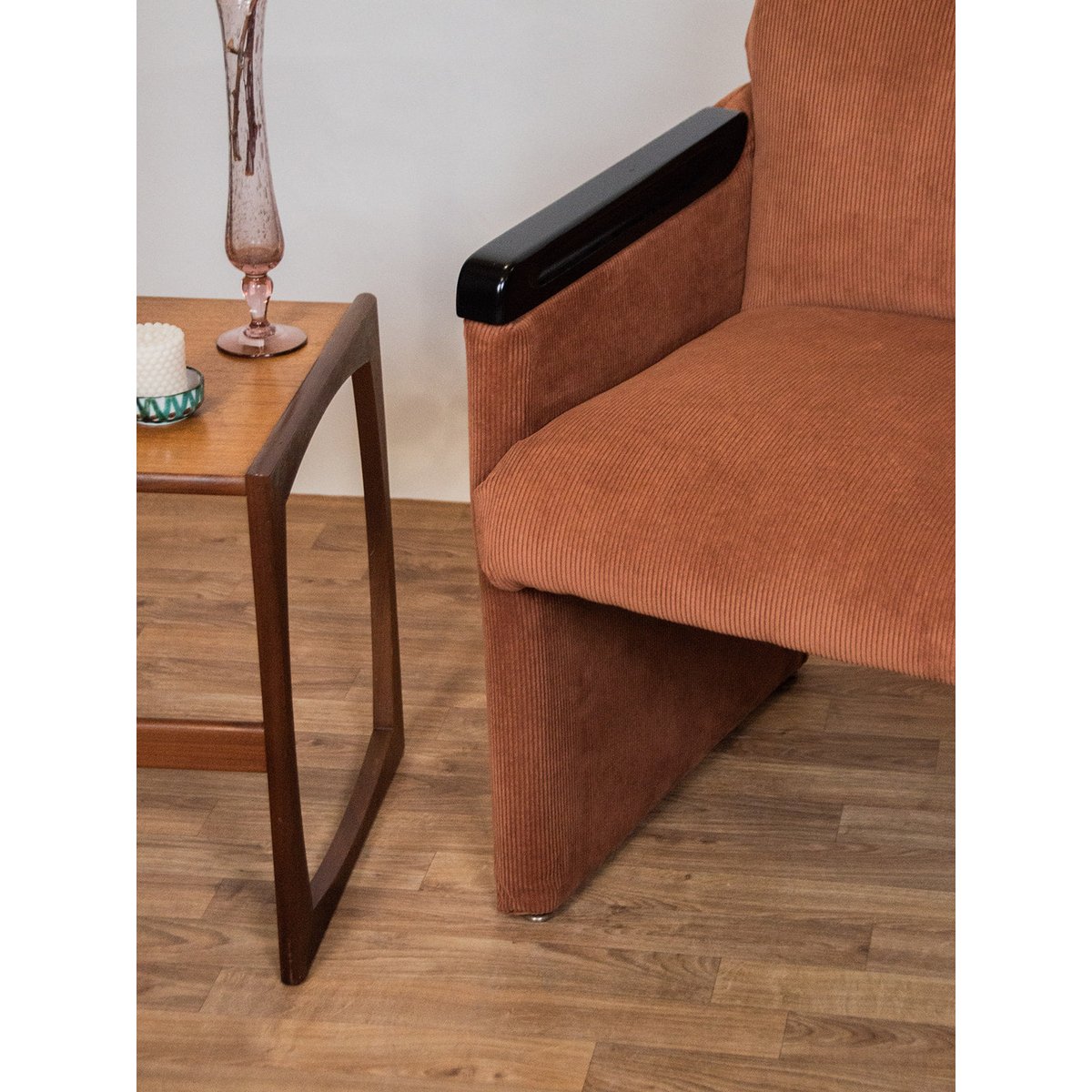 Fauteuil en velours côtelé Jakob N°109 - Bon état marron, DEBONGOUT