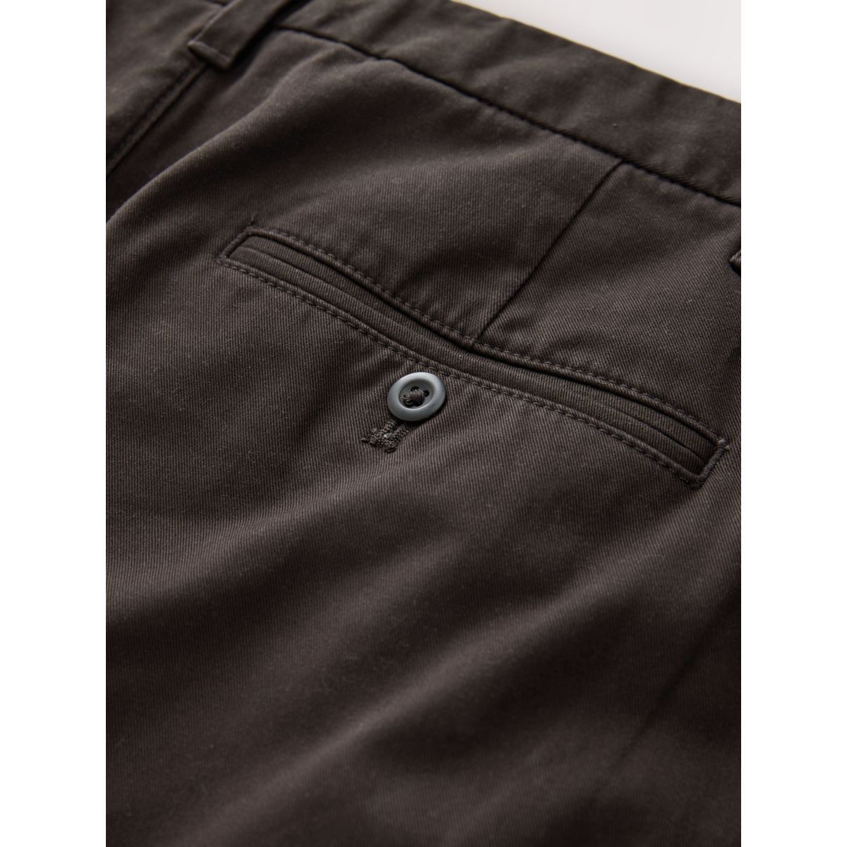 Pantalon chino plissé stretch coupe droite marron, NEXT