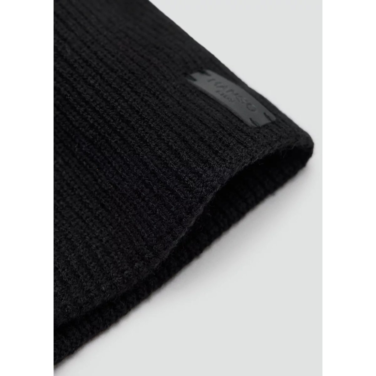 Écharpe en maille côtelée avec logo en relief noir, MANGO KIDS