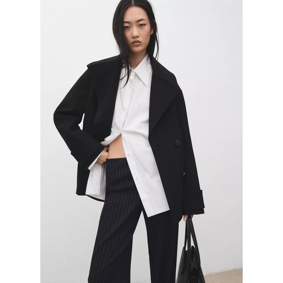 Pantalon droit fines rayures bleu marine, MANGO