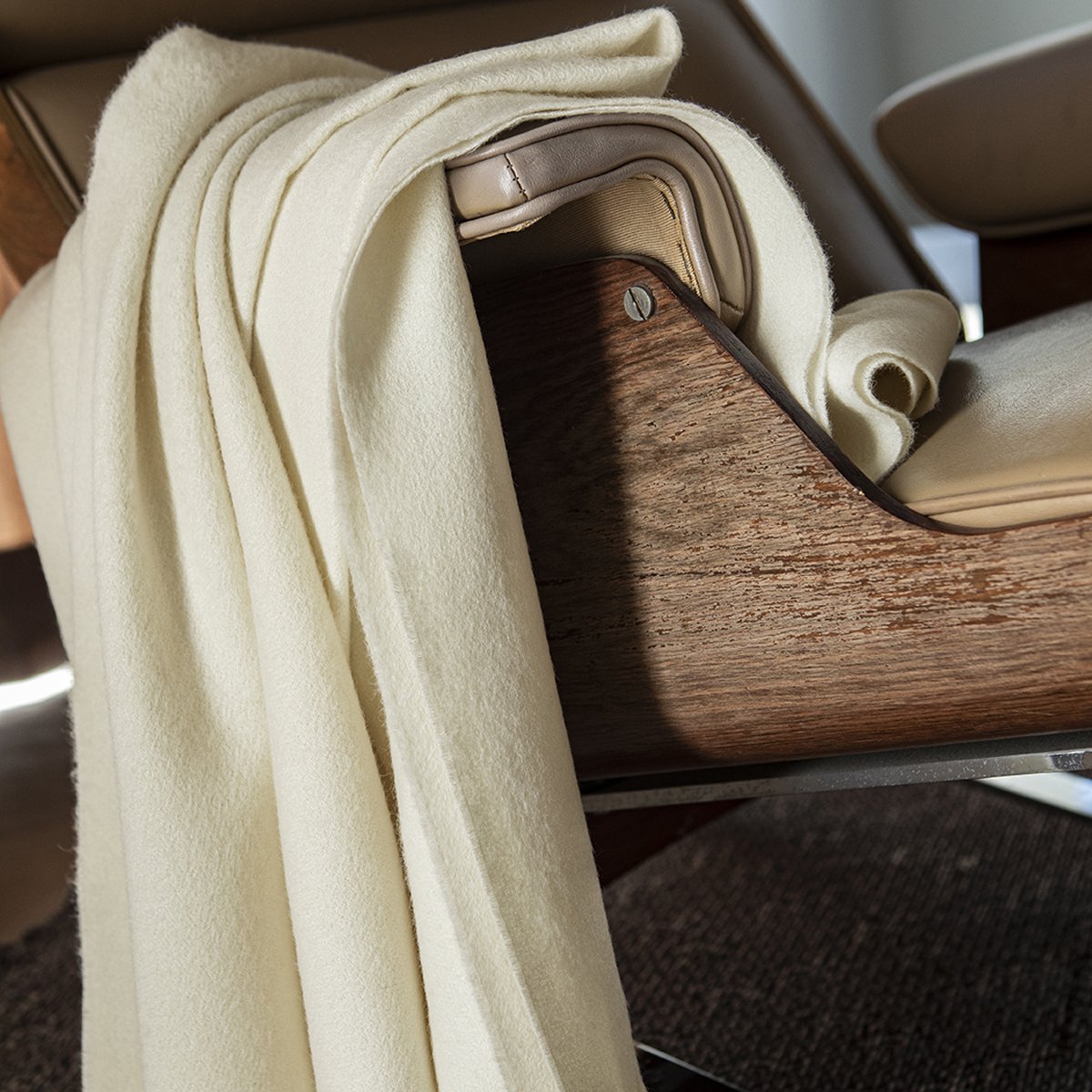 Plaid uni en alpaga, NOMADE beige, ALEXANDRE TURPAULT