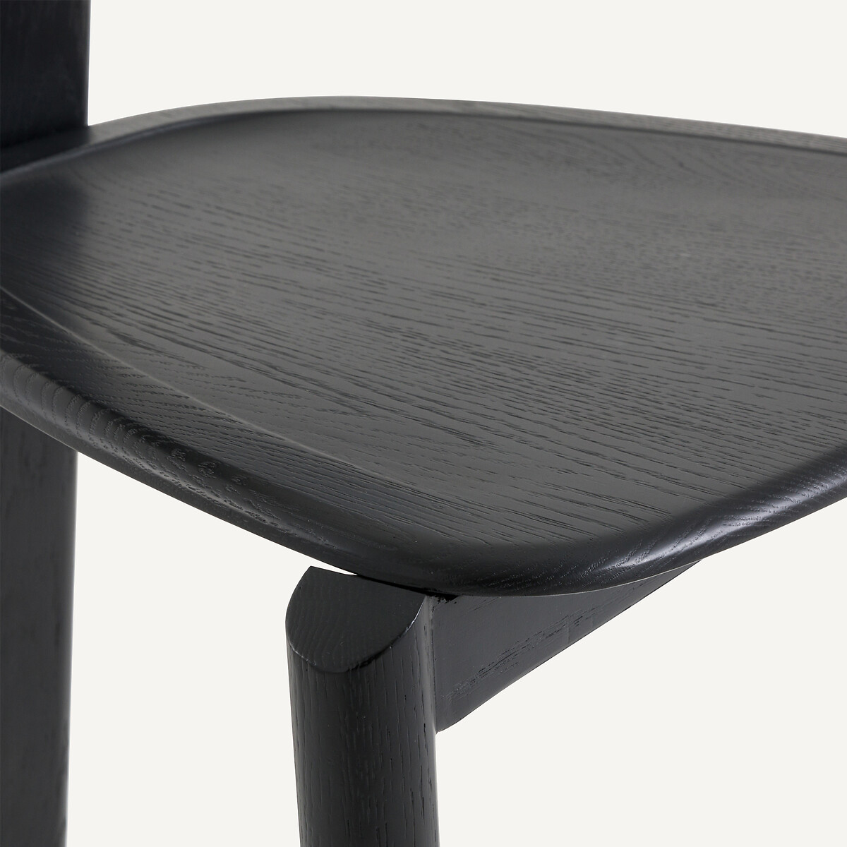Chaise 3 pieds, en chêne et plaqué chêne teinté, MARAIS noir, AM.PM X EMMANUEL GALLINA