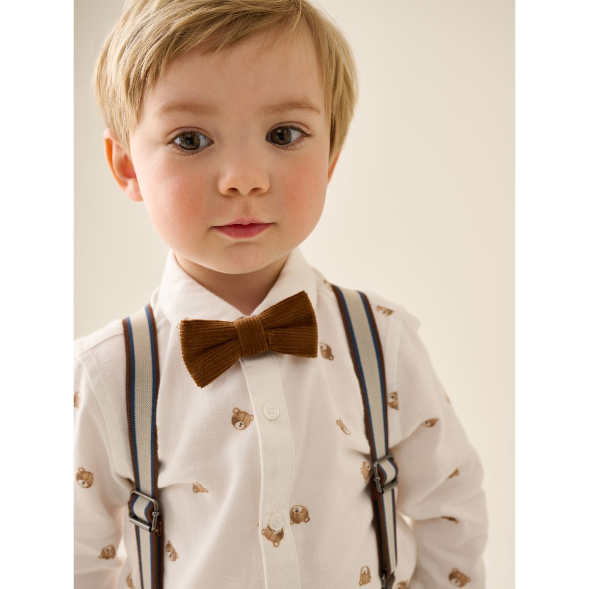 Chemise, pantalon, bretelles et nœud papillon ours brun bronzé, NEXT