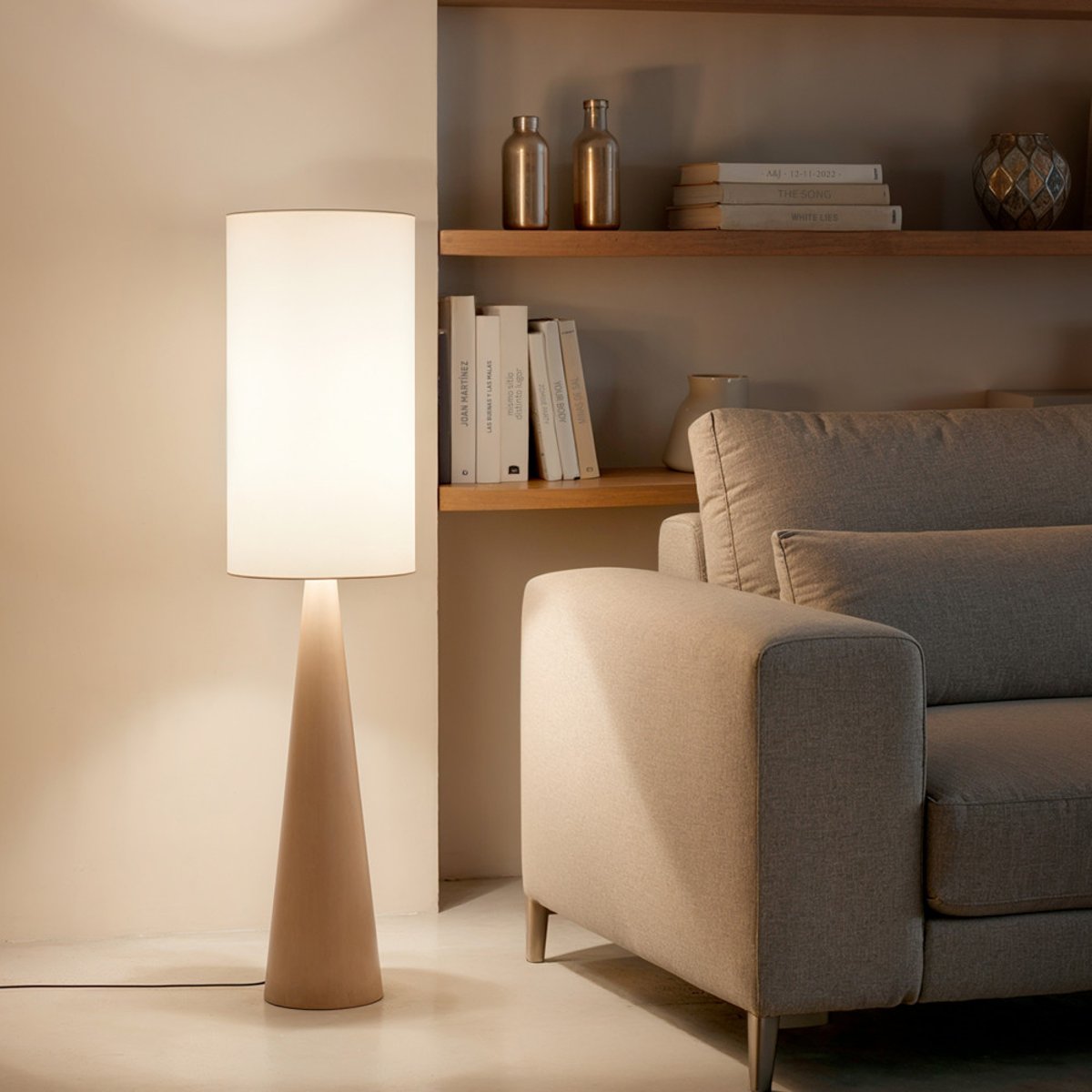 Lampadaire en métal et tissu H130cm- AXIS beige, DRAWER