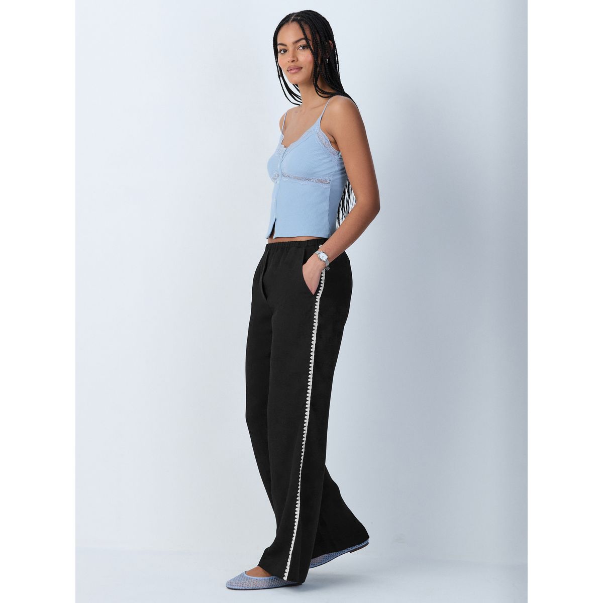Pantalon large avec détail brodé noir, NEXT