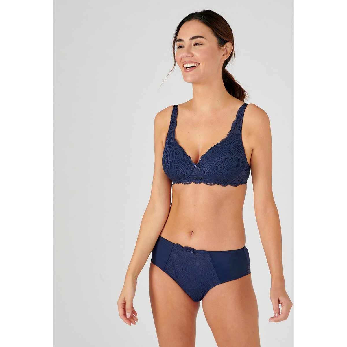 Soutien-gorge sans armatures ampliforme DIANA bleu marine, DAMART